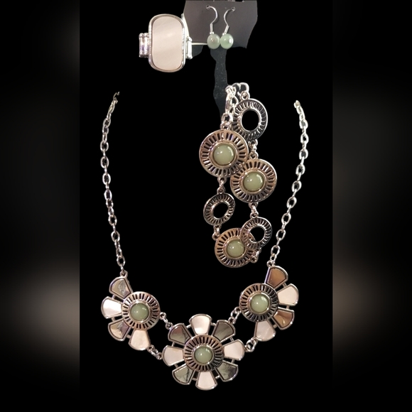 Jewelry - Picture 2 of 3